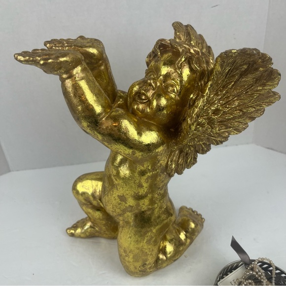 Shabby Chic Vignette decor-golden Cherub Angel w/ silver tray & vintage pearls. - Picture 11 of 16